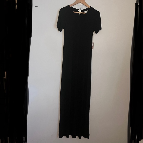 Jessica Simpson Black Maternity Maxi Dress NWT Size Small - Picture 1 of 11